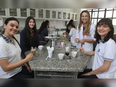 Imagem ilustrativa da imagem Escolas de Vitória usam culinária para tornar aulas de química mais atrativas