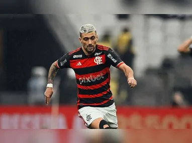 Imagem ilustrativa da imagem Flamengo segura Corinthians com um a menos e vai à final da Copa do Brasil