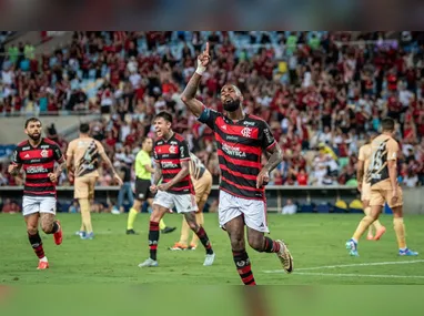 Imagem ilustrativa da imagem Flamengo vence com um gol no fim e encerra sequência negativa no Brasileiro