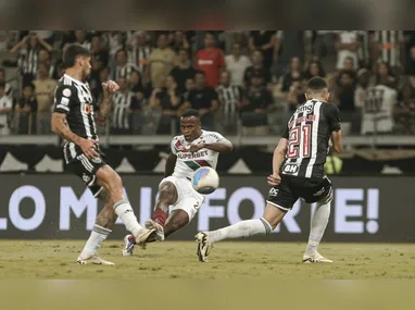 Almada e Calleri vão para o jogo