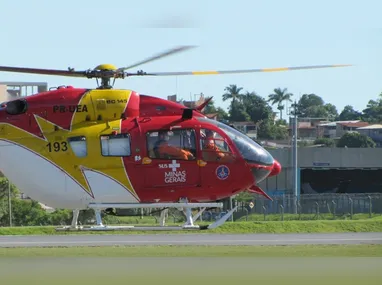 Imagem ilustrativa da imagem Helicóptero dos Bombeiros cai durante buscas em MG e 6 pessoas morrem