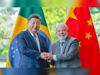 Imagem ilustrativa da imagem Lula ganha pedaço da Lua de Xi Jinping em jantar no Itamaraty