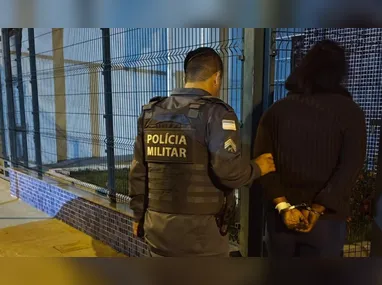 Casa foi invadida no início da manhã desta terça-feira