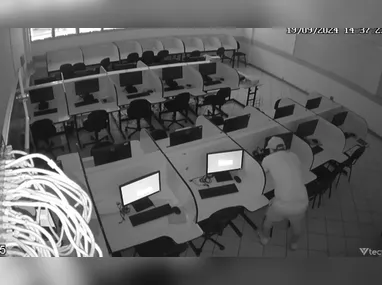 Imagem ilustrativa da imagem Polícia pede ajuda para encontrar casal que furtou 17 CPUs em faculdade no ES