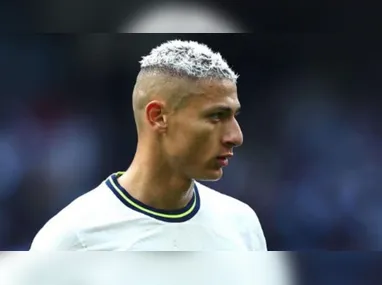 Richarlison se machucou durante partida