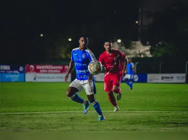 Jogadores do Criciúma comemoram gol