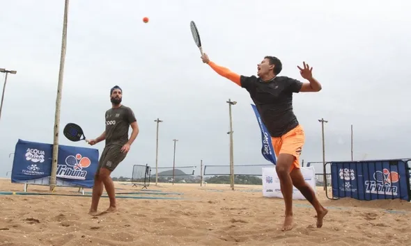 Imagem ilustrativa da imagem Feras fazem final emocionante no Tribuna Open de Beach Tennis