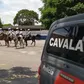 Policial militar é hospitalizado após acidente com cavalo na Serra