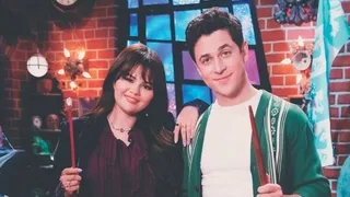 Imagem ilustrativa da imagem Selena Gomez volta às origens em nova série “Feiticeiros Além de Waverly Place”