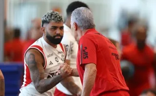 Imagem ilustrativa da imagem 'Corroendo por dentro', diz Gabigol sobre sofrimento com Tite no Flamengo