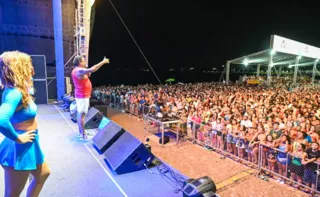 Imagem ilustrativa da imagem É o Tchan abre Arena de Verão de Camburi com show para 40 mil pessoas