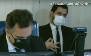 Imagem ilustrativa da imagem Ex-assessor de Bolsonaro é condenado por gesto supremacista branco