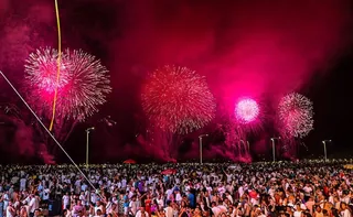 Imagem ilustrativa da imagem Música e espetáculo com 15 minutos de queima de fogos em Vitória. Veja imagens