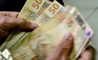 Imagem ilustrativa da imagem Caixa libera abono salarial para nascidos em julho e agosto