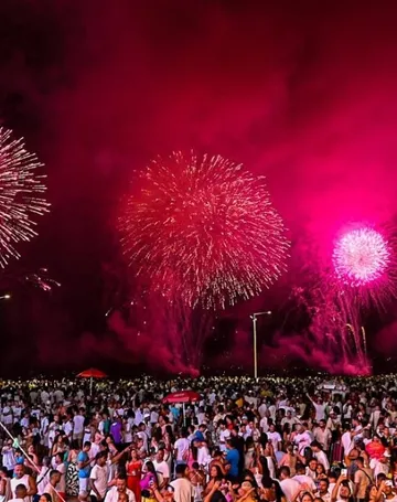 Imagem ilustrativa da imagem Música e espetáculo com 15 minutos de queima de fogos em Vitória. Veja imagens