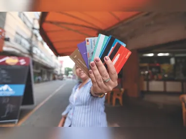 Carteiras de trabalho: número de vagas abertas de emprego no Estado superaram as demissões no mês de outubro, como destaque para o comércio