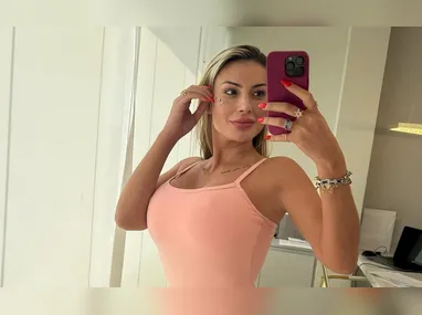 Imagem ilustrativa da imagem Andressa Urach publica lista de famosos em retrospectiva: 'Mamãe sabe viver'
