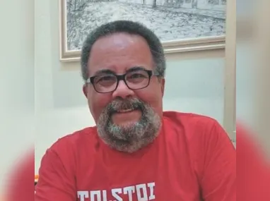 Luiz Antônio de Souza Silva é promotor de Justiça e escritor.