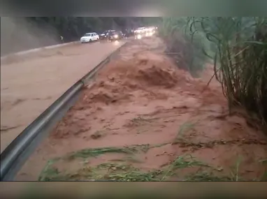 Há riscos de novos alagamentos em cidades capixabas nos próximos dias, segundo o Inmet