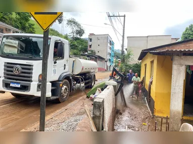 Imagem ilustrativa da imagem Chuva no ES: quatro cidades decretam estado de emergência