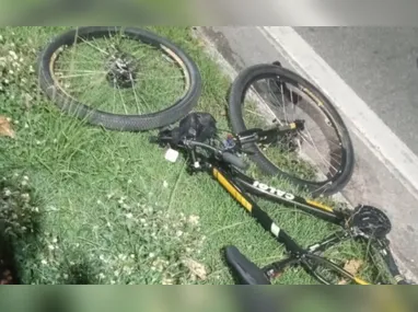 A ação dos bandidos foi registrada por câmeras de videomonitoramento