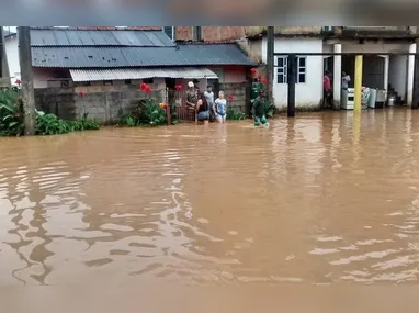 Imagem ilustrativa da imagem Cinco pessoas ficam desalojadas após chuvas no ES