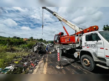 Destroços de avião atingiram pousada