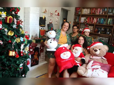 A universitária Rafaela Cunha, de 24 anos, e o empresário Guilherme Grassi, de 27, aproveitaram a sexta-feira para fazer as compras de Natal no shopping e não ter de enfrentar o tumulto de  véspera de Natal. 
“Preferimos comprar antes. Vamos participar de amigo X e também aproveitamos para comprar os presentes da família. Fomos vendo os preços, já sabendo uma média de quanto iríamos gastar”, disse Rafaela