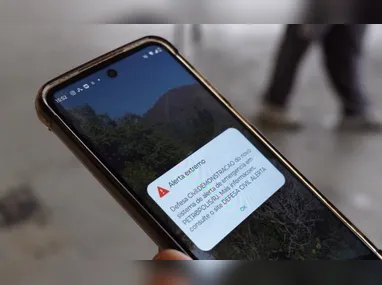 Imagem ilustrativa da imagem Moradores do ES passam a receber alertas de emergência pelo celular