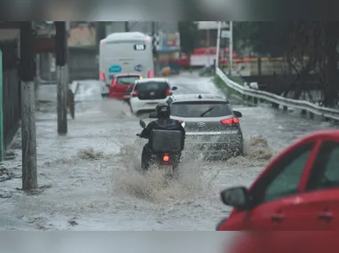 Imagem ilustrativa da imagem Perdeu a placa do carro durante as chuvas? Veja o que fazer