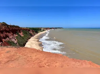 Pose para foto: Kamila Rangel encarou o rapel no Caçadores de Destinos