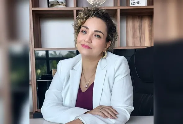 Sátina Pimenta é psicóloga clínica, advogada e professora universitária