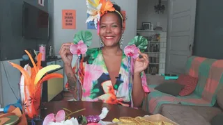 Imagem ilustrativa da imagem Aprenda a fazer um arco com flores e presilha de orquídea para curtir o Carnaval