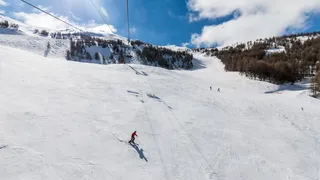 Imagem ilustrativa da imagem Brasileiro morre em avalanche ao esquiar nos Alpes franceses