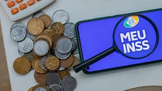 Imagem ilustrativa da imagem Desconto com a sigla RMC é “dívida infinita”