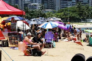 Imagem ilustrativa da imagem Calor no ES até o fim de janeiro: como os capixabas estão enfrentando o verão?