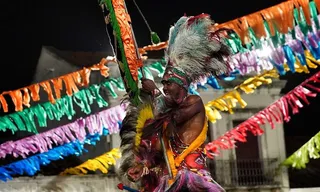 Imagem ilustrativa da imagem Encontro de Baques reúne caboclinhos e tribos de índios no Pátio de São Pedro