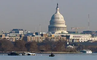 Imagem ilustrativa da imagem Faltavam controladores de voo na hora de acidente em Washington, diz jornal