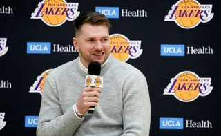 Imagem ilustrativa da imagem Luka Doncic é apresentado nos Lakers, cita Kobe Bryant e admite surpresa com troca