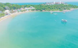 Imagem ilustrativa da imagem Mar azul, lazer e badalação nas praias de Anchieta