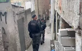 Imagem ilustrativa da imagem Operação no Complexo do Alemão (RJ) tem intenso tiroteio, homem morto e PM baleado