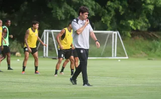 Imagem ilustrativa da imagem Técnico do Rio Branco projeta clássico contra o Vitória: "Adversário forte"