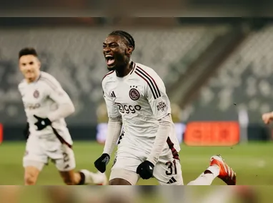 Imagem ilustrativa da imagem Ajax vence, abre boa vantagem e deixa vaga encaminhada na Liga Europa