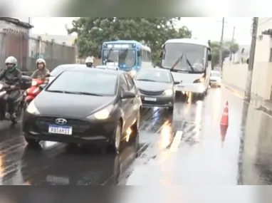 Motoristas relatam trânsito congestionado nos acessos à Terceira Ponte em Vila Velha