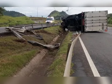 Motoristas relatam trânsito congestionado nos acessos à Terceira Ponte em Vila Velha