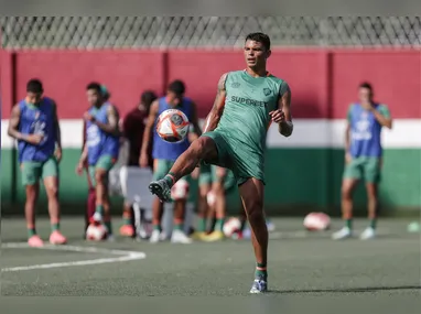 Gerson e Wesley nos treinamentos para a partida