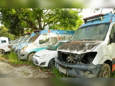 Uma mulher enforcou e jogou a namorada do terceiro andar de uma casa, após um briga, em Santo Antônio, bairro de Vitória, na noite desta terça-feira (21).