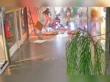 Imagem ilustrativa da imagem Capixaba suspeita de incendiar shopping no Rio de Janeiro é presa na Serra