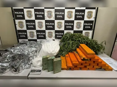 Imagem ilustrativa da imagem Polícia encontra 26 kg de maconha em "pantanal" na Serra e prende dois suspeitos