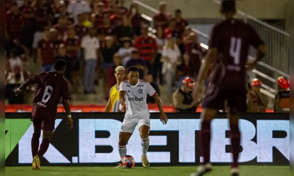 Imagem ilustrativa da imagem Flamengo sofre empate do Madureira no fim e continua sem vitória no carioca